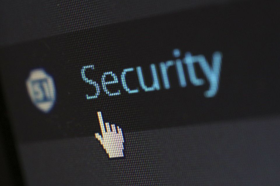 Seguridad Palabra security con puntero de manito